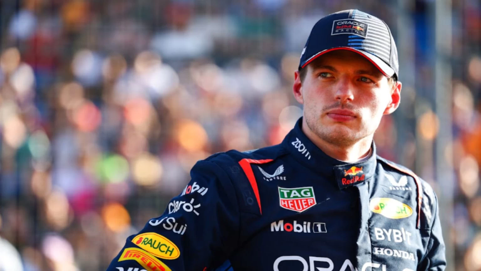 Max Verstappen antes de corrida na Fórmula 1.