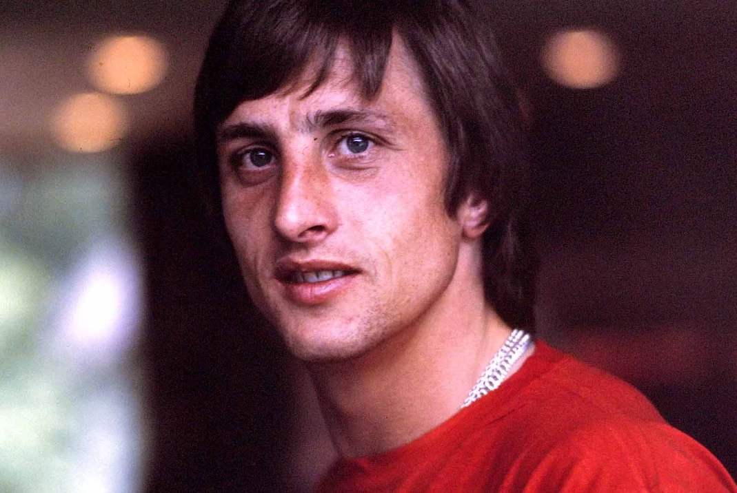 Johan Cruyff foi um dos grandes ídolos do futebol que já morreram