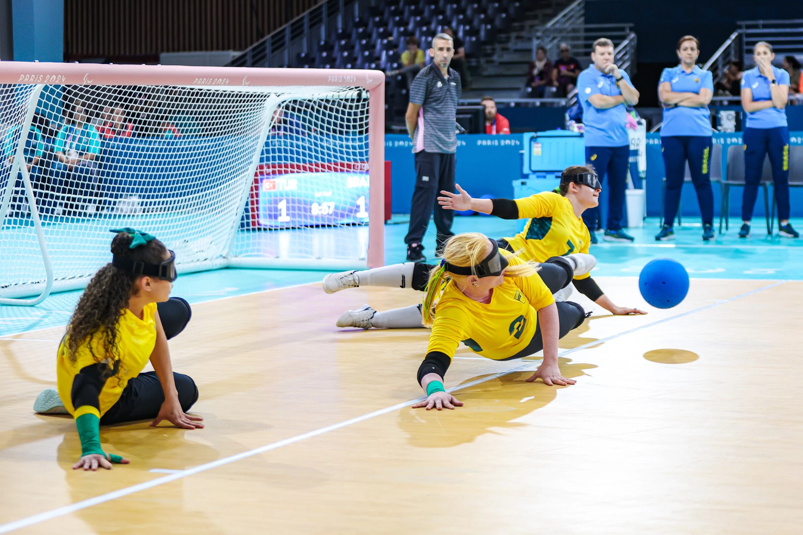 Seleção Feminina de Goalball, durante sua estreia nos Jogos de 2024 (Foto: Reprodução / Comitê Paralímpico Brasileiro)