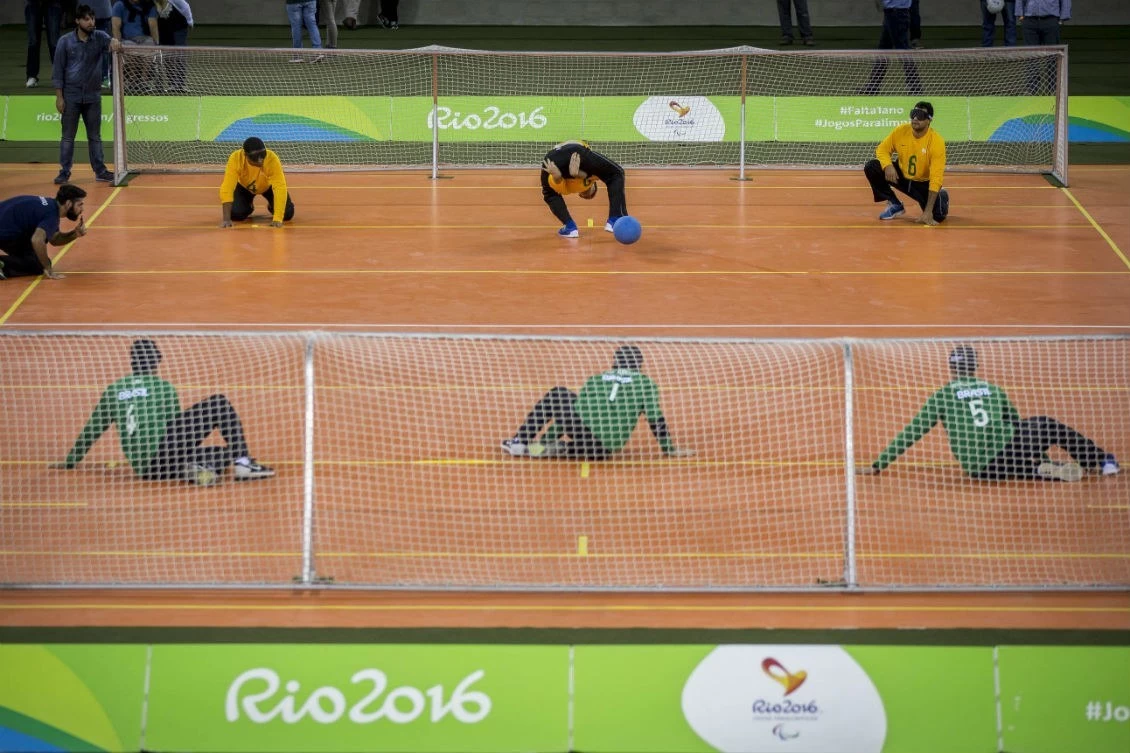 Atletas de goalball durante os Jogos Paralímpicos Rio 2016